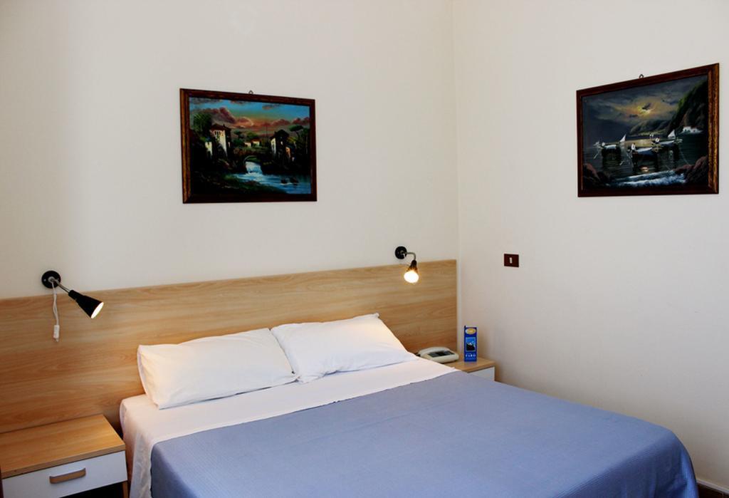 Nuovo Hotel Faro Capo dʼOrlando Exterior foto